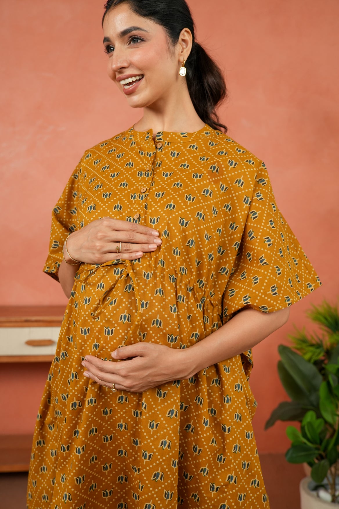 Kamal Jaali Maternity & Nursing Kaftan