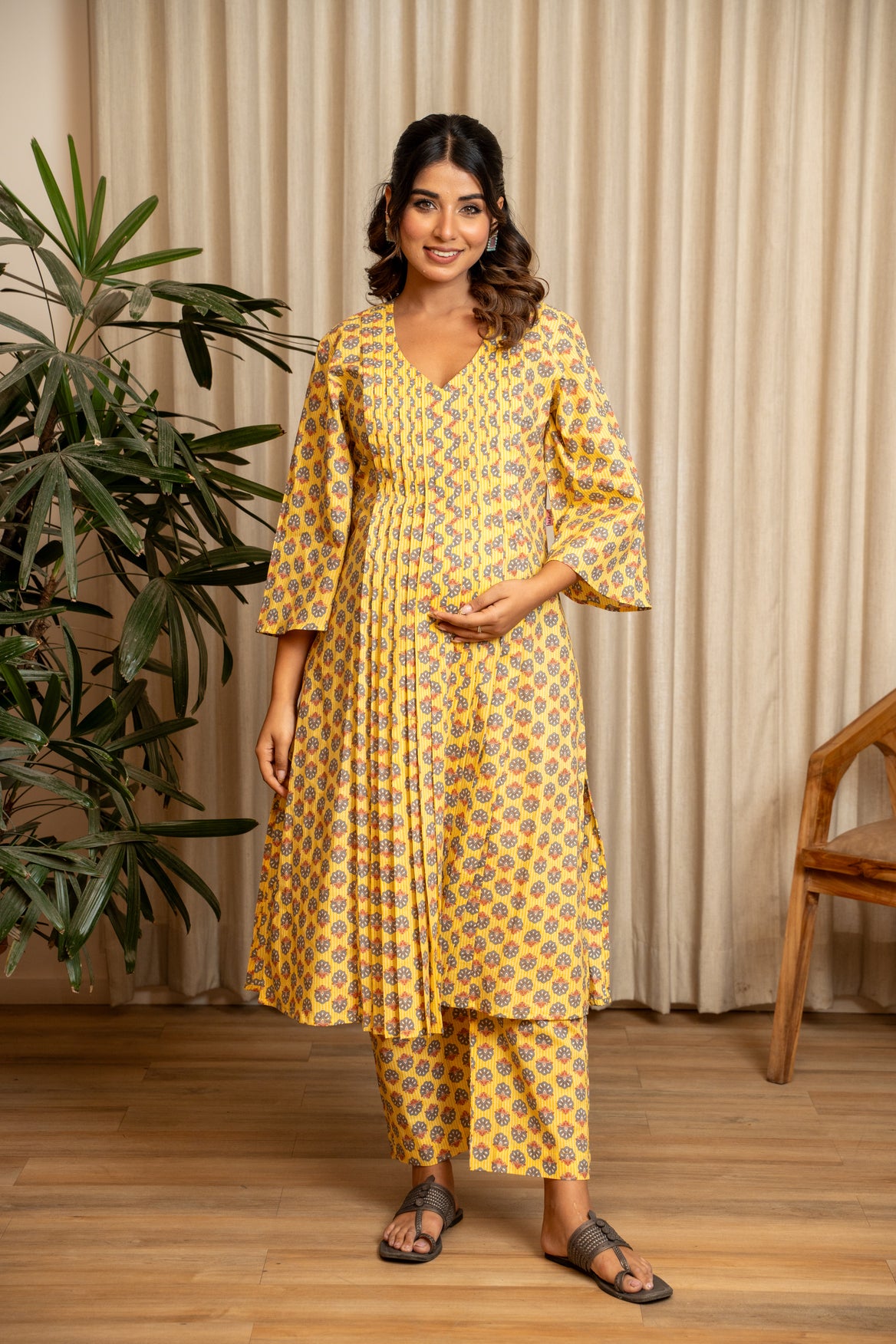 Sunehri Phool Pleated Maternity & Nursing Kurta Set