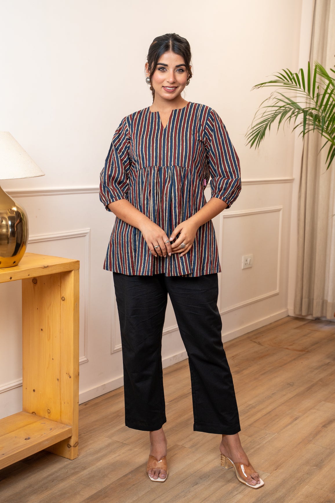 Sutrangi Leher Cotton Top