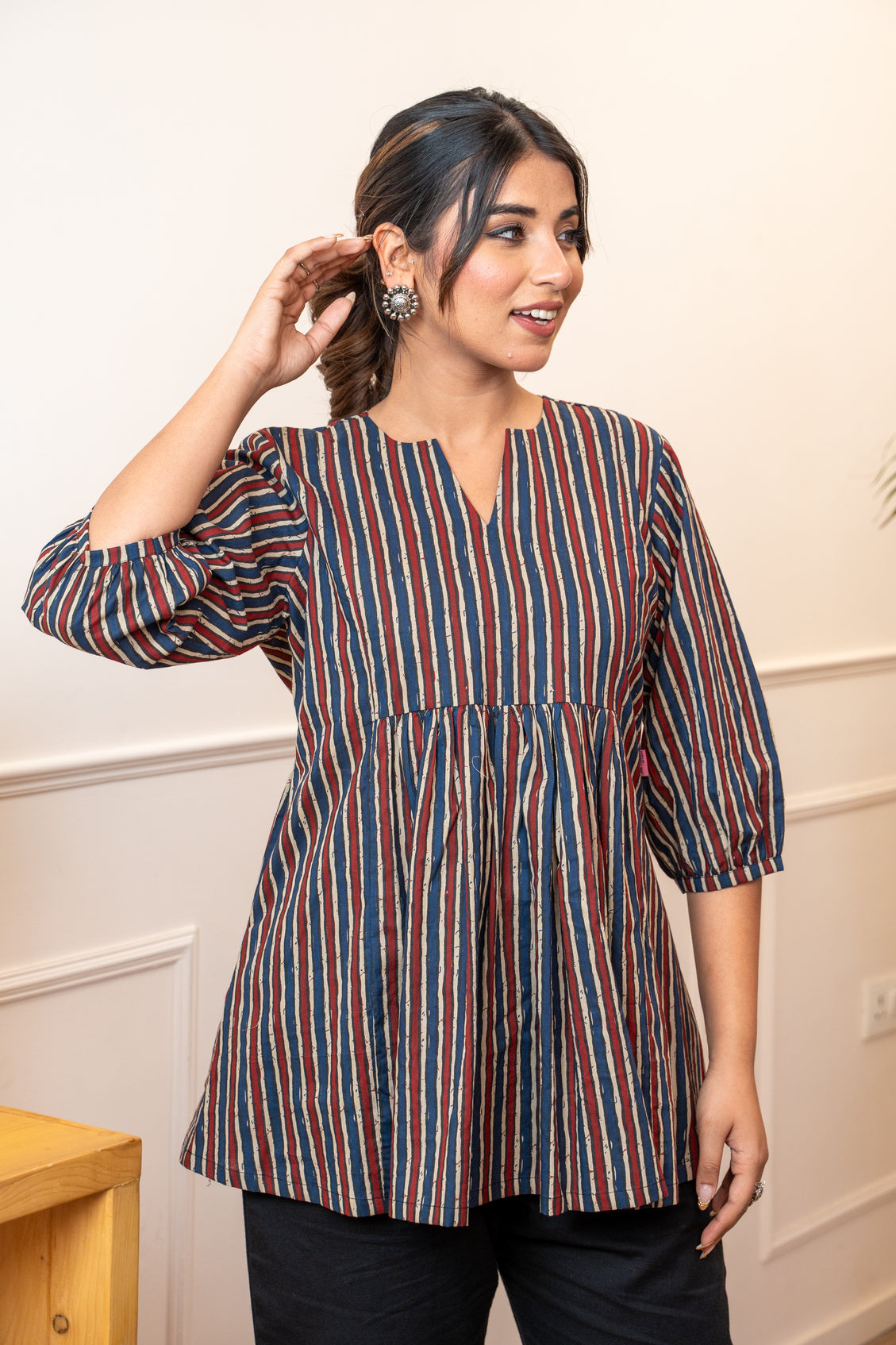 Sutrangi Leher Cotton Top
