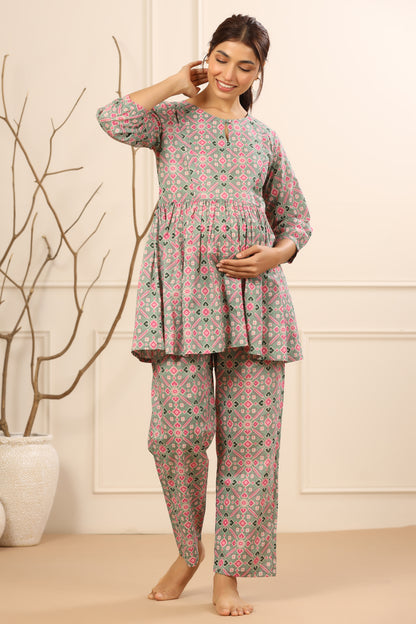 Patola Print On Green Maternity & Nursing Set